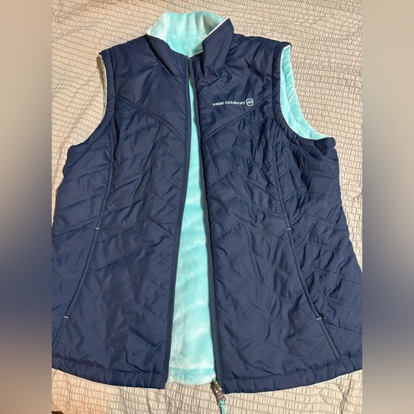 Free Country Jackets & Blazers - Free Country Navy Quilted Vest with Light Blue Lining